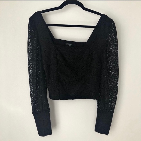 Black Lace Cropped Square Top - Picture 2 of 3